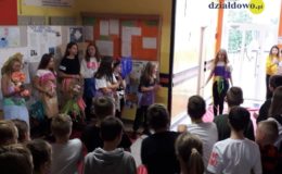 Pokaz mody ekologicznej w Szkole Podstawowej nr 2