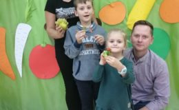Warsztaty dla dzieci i rodziców. „Pyszne, zdrowe, kolorowe-ludziki warzywno-owocowe”