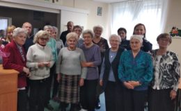 Spotkanie policjantek i przedstawicielki ZUS z seniorami