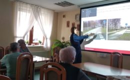 Spotkanie policjantek i przedstawicielki ZUS z seniorami