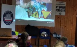 Otwarte jednostki policji – przedszkolaki z wizytą w komendzie