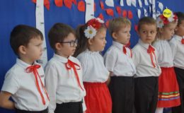 Akademia w Przedszkolu nr 1 z okazji Święta Niepodległości [zdjęcia, film]