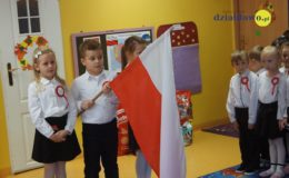 Dzieci z Przedszkola nr 3 w Działdowie na Święto Niepodległości