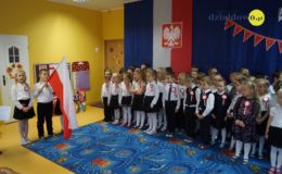 Dzieci z Przedszkola nr 3 w Działdowie na Święto Niepodległości