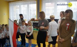 Dzieci z Przedszkola nr 3 w Działdowie na Święto Niepodległości