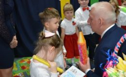 Pasowanie na przedszkolaka w grupie I i II w Przedszkolu nr 5