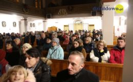 Kolędy i pastorałki rozbrzmiały w kościele [film, zdjęcia]