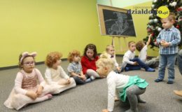 Brzdące na świątecznym spotkaniu z Mikołajem [zdjęcia, film]