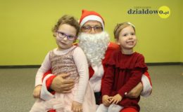 Brzdące na świątecznym spotkaniu z Mikołajem