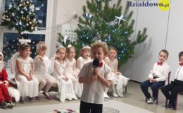 Przedstawienie świąteczne „Zmartwienie Śnieżynek” w Przedszkolu nr 4