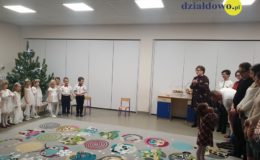 Przedstawienie świąteczne „Zmartwienie Śnieżynek” w Przedszkolu nr 4