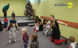 Brzdące na świątecznym spotkaniu z Mikołajem