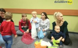 Brzdące na świątecznym spotkaniu z Mikołajem