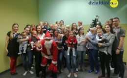 Brzdące na świątecznym spotkaniu z Mikołajem