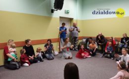 Brzdące na świątecznym spotkaniu z Mikołajem