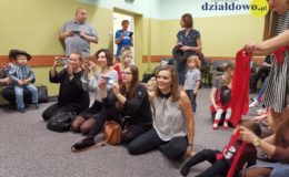 Brzdące na świątecznym spotkaniu z Mikołajem