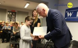 Nagrody dla miłośników książek, podsumowanie działalności biblioteki i występ „Tymczasowo zakręconych”