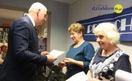Nagrody dla miłośników książek, podsumowanie działalności biblioteki i występ „Tymczasowo zakręconych”