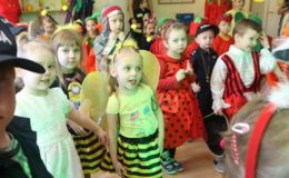 Tańczące witaminki – bal karnawałowy w Jedynce [film, zdjęcia]