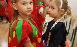 Tańczące witaminki – bal karnawałowy w Jedynce
