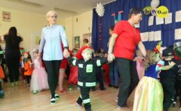 Tańczące witaminki – bal karnawałowy w Jedynce