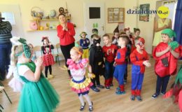 Tańczące witaminki – bal karnawałowy w Jedynce