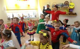 Tańczące witaminki – bal karnawałowy w Jedynce