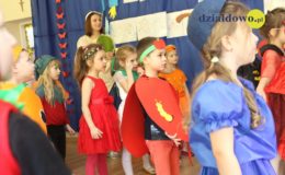Tańczące witaminki – bal karnawałowy w Jedynce