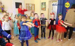 Tańczące witaminki – bal karnawałowy w Jedynce