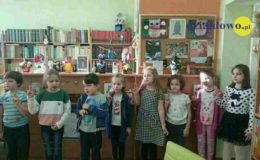 Uroczyste pasowanie uczniów na czytelnika w Szkole Podstawowej nr 2