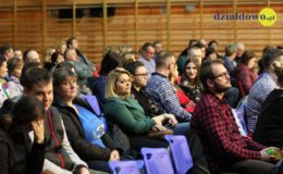 Kabaret Młodych Panów bawił działdowską publiczność [zdjęcia]