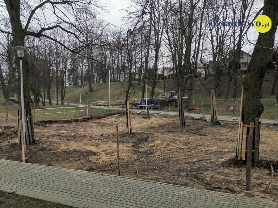 Park Honorowych Dawców Krwi z parkiem linowym i trampolinami