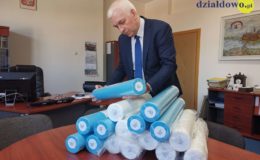 Przychodnia Lekarska Wawa-Med przekazała naszemu miastu materiał do szycia maseczek ochronnych