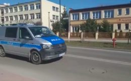 Policjanci nagłaśniają apele o odpowiedzialne zachowanie