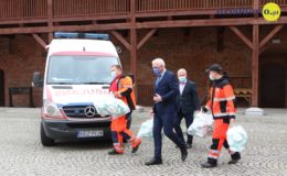 Dwa tysiące certyfikowanych maseczek trafiło do szpitala [zdjęcia]