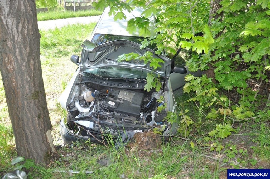 Policjanci pracowali na miejscu kolizji drogowych Policjanci pracowali na miejscu kolizji drogowych