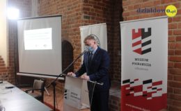 Konferencja historyczna podsumowująca najnowsze badania w lesie koło Białut [zdjęcia, film]