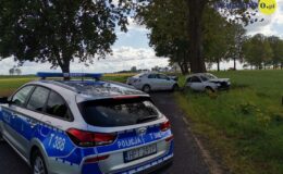 Trzy osoby trafiły do szpitala. Zjechał na przeciwległy pas i uderzył w jadące z naprzeciwka auto