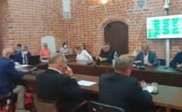 Jednogłośne absolutorium dla burmistrza Grzegorza Mrowińskiego