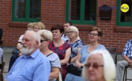 Było dużo ciętego dowcipu, ironicznych puent i nieco refleksji nad życiem