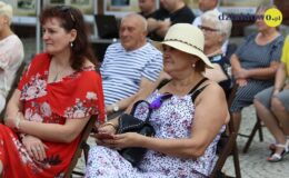 Było dużo ciętego dowcipu, ironicznych puent i nieco refleksji nad życiem