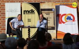 Było dużo ciętego dowcipu, ironicznych puent i nieco refleksji nad życiem