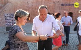 Było dużo ciętego dowcipu, ironicznych puent i nieco refleksji nad życiem
