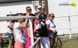 Towarzyskie zawody w skokach przez przeszkody