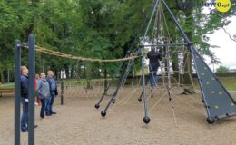 Dzieci mogą się bawić, a starsi mogą czytać książki. Zapraszamy do rewitalizacyjnego paku HDK w Działdowie