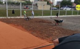 Trwa modernizacja kortów do tenisa ziemnego