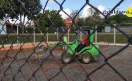 Trwa modernizacja kortów do tenisa ziemnego