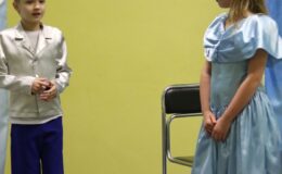 Przedstawienie w wykonaniu najmłodszej grupy teatralnej MDKw Działdowie pt. „Spotkanie w kawiarni”