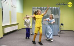 Przedstawienie w wykonaniu najmłodszej grupy teatralnej MDKw Działdowie pt. „Spotkanie w kawiarni”