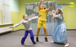 Przedstawienie w wykonaniu najmłodszej grupy teatralnej MDKw Działdowie pt. „Spotkanie w kawiarni”